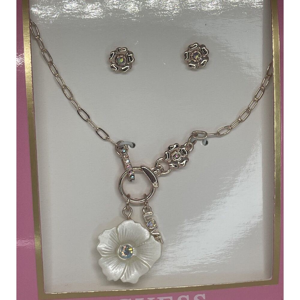 Guess Gold Tone Floral Necklace Earrings (2 Piece Set) Fashion Trendy Chic NEW